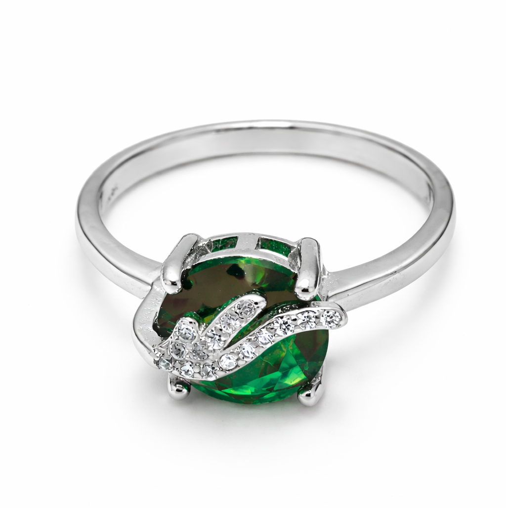 IYAMY 925 Hallmarked Sterling Silver Emerald Green Oval Gemstone Ring