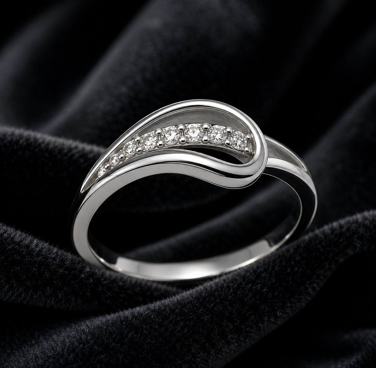 SERENITY WAVE 925 SILVER RING