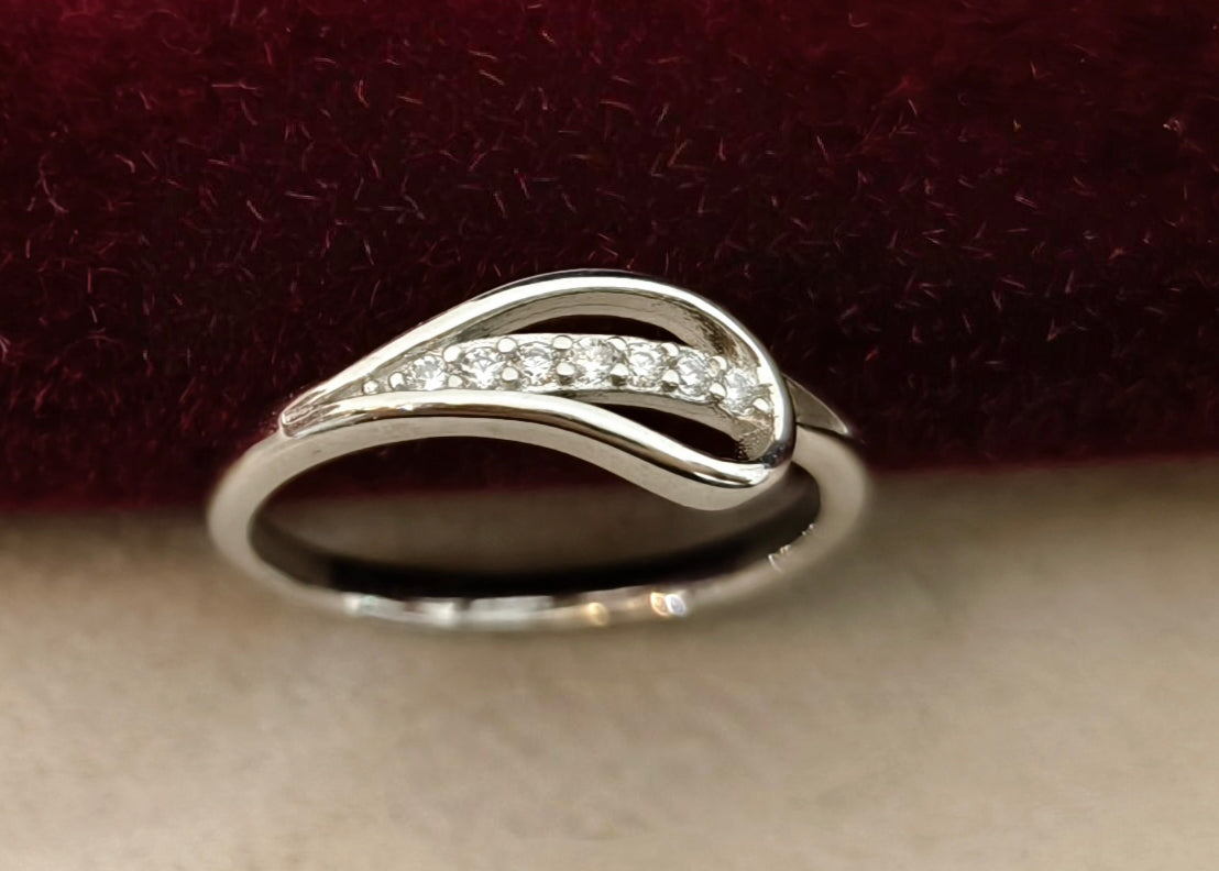 SERENITY WAVE 925 SILVER RING