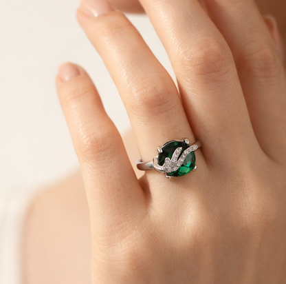 IYAMY 925 Hallmarked Sterling Silver Emerald Green Oval Gemstone Ring